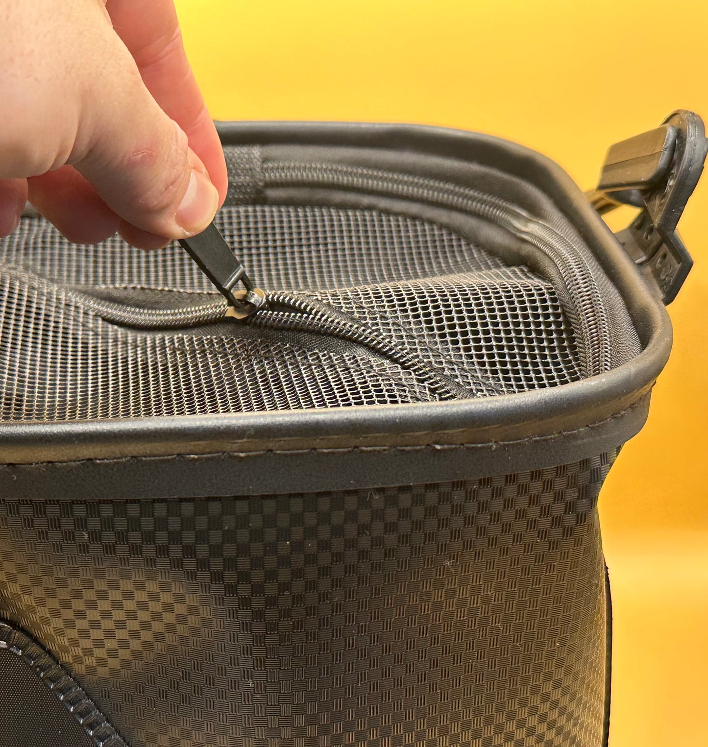 WA - Modular EVA Pellet Wetter - Bait Mixing Bucket - Bait Tub Carrier