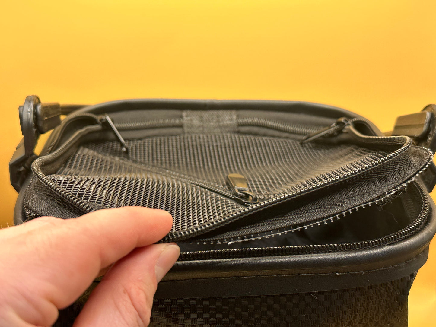 WA - Modular EVA Pellet Wetter - Bait Mixing Bucket - Bait Tub Carrier