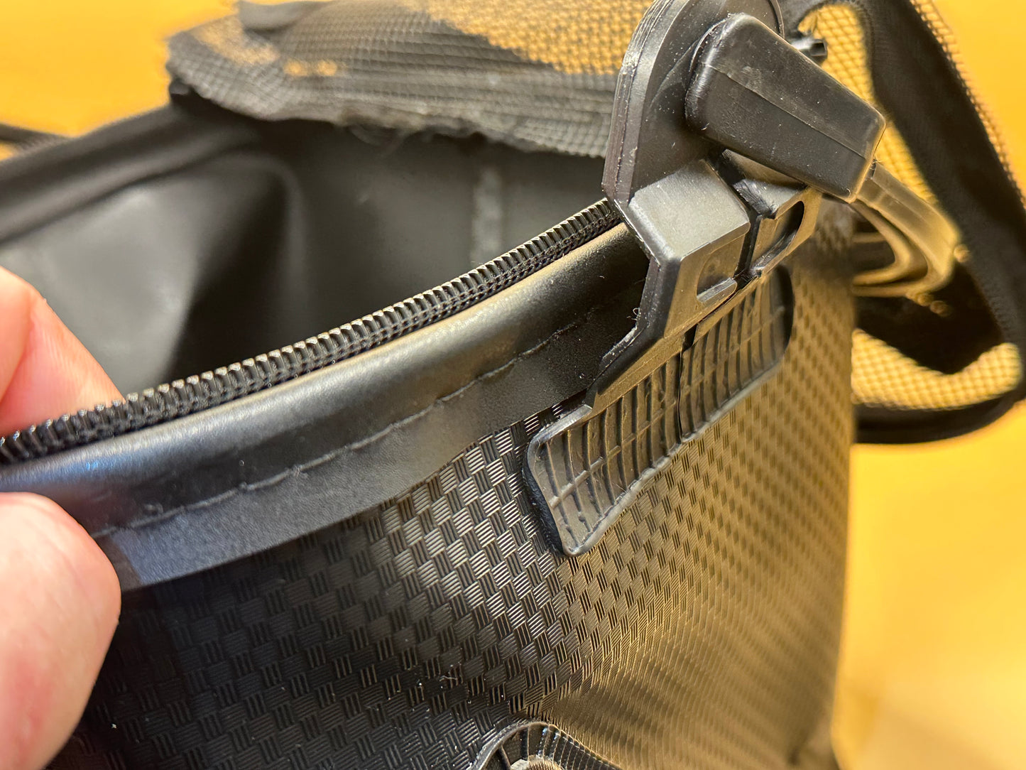 WA - Modular EVA Pellet Wetter - Bait Mixing Bucket - Bait Tub Carrier